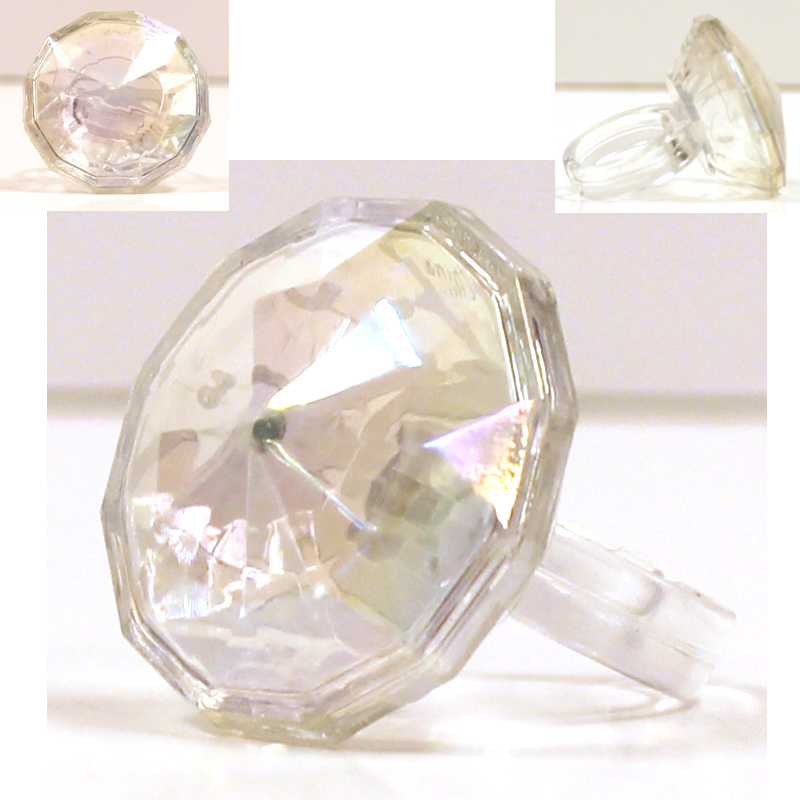 Scharnier lever Razernij Buy Party Jumbo Plastic Diamond Rings - Cappel's Costumes and Party Supplies